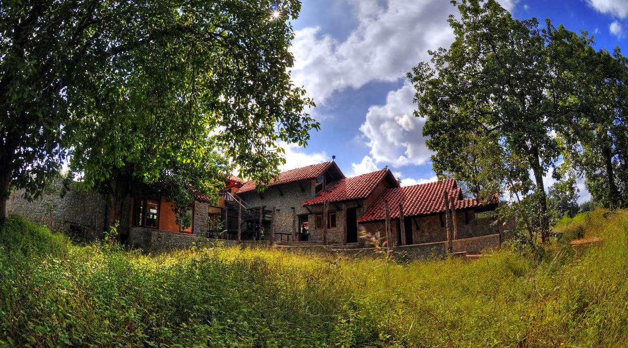 Kanha Earth Lodge Mandlā Exterior foto