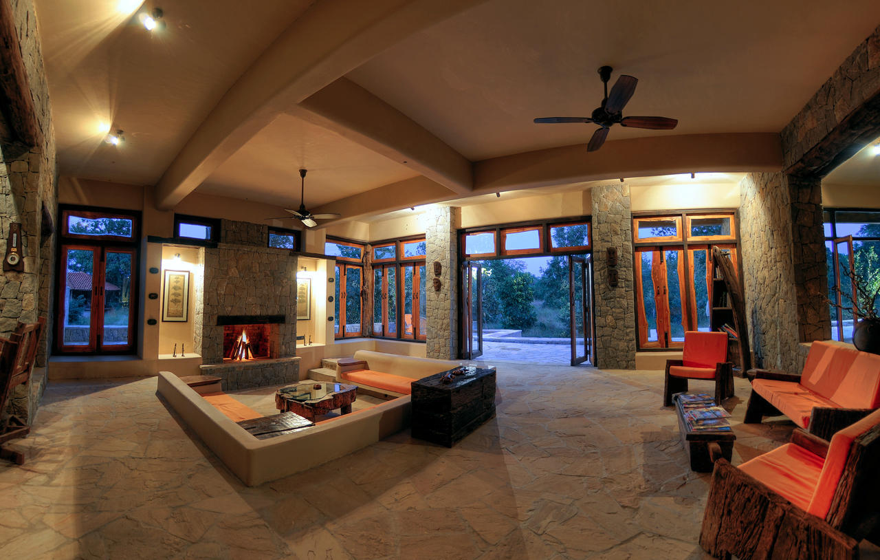 Kanha Earth Lodge Mandlā Exterior foto