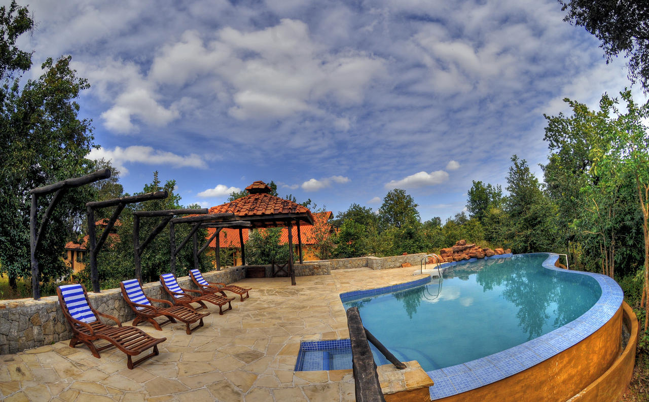 Kanha Earth Lodge Mandlā Exterior foto